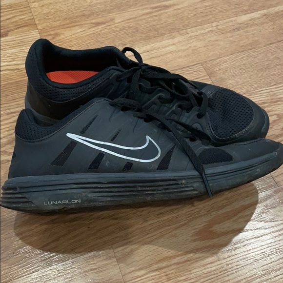 Nike - Picture 2 of 4